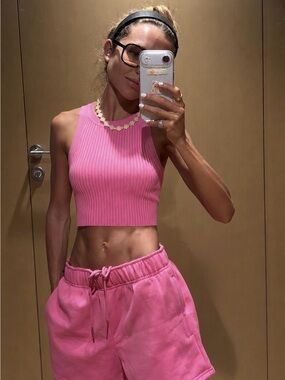 H&M Divided Bubblegum Pink Ribbed Knit Cropped Tank Top Size M